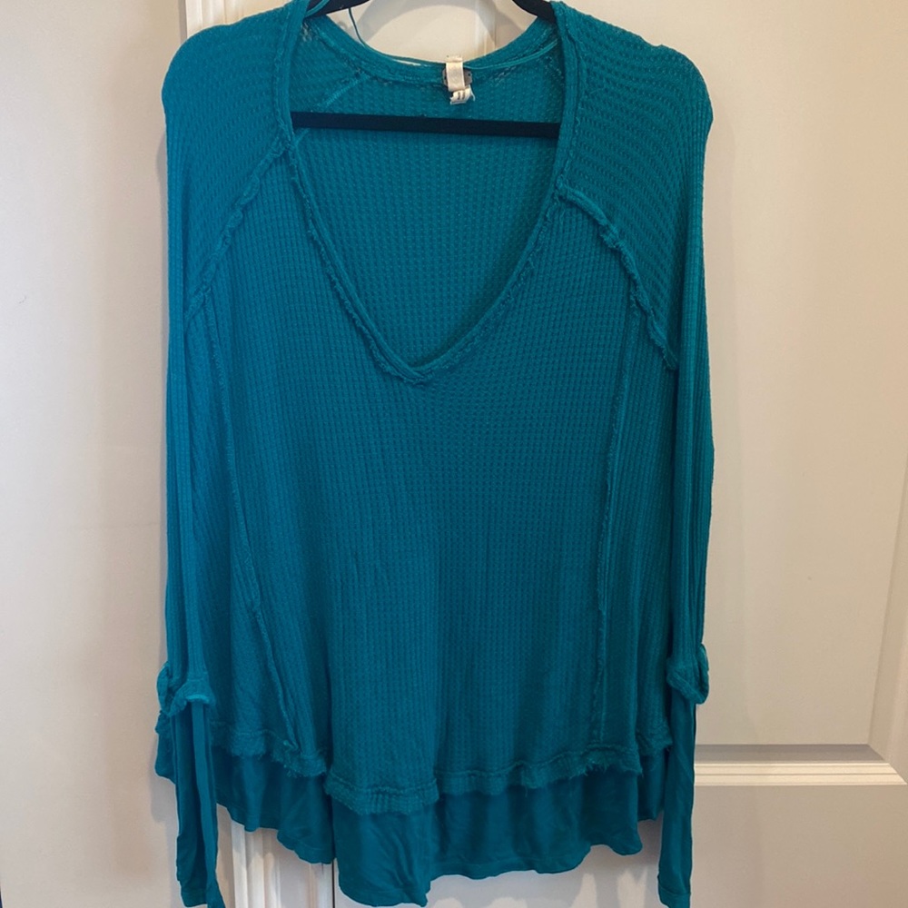 Free People Oversized V neck teal shirt. Size S